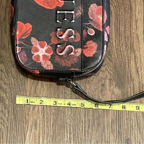 Guess Floral Embossed Crossbody Black Pink Red White - Picture 12 of 15